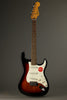 Squier Classic Vibe '60s Stratocaster®, Laurel Fingerboard, 3-Color Sunburst New