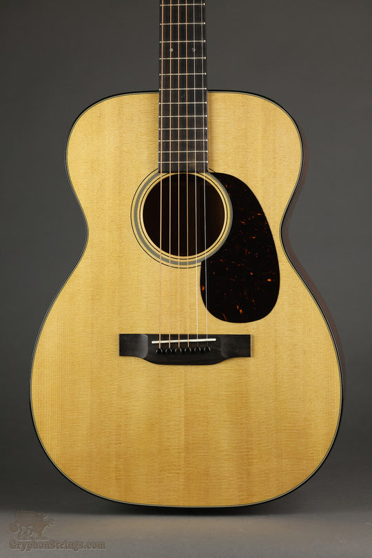 Martin 00-18 Steel String Acoustic Guitar - New