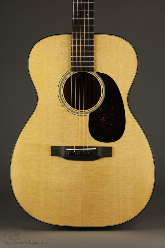 Martin 00-18 Steel String Acoustic Guitar - New